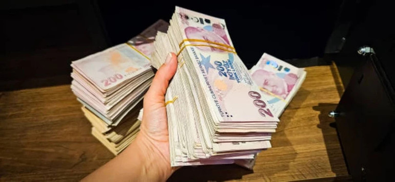 Acil Nakit İhtiyacı Olana Müjde! Bankalarda Yarış Kızıştı: Faizsiz Kredi Tutarı 90 Bin TL'ye Dayandı resim: 0