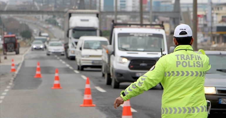 APP Plaka Cezası Dudak Uçuklatıyor: Tam 280 Bin TL! Peki APP Plaka Değiştirme Nasıl Yapılır? resim: 0