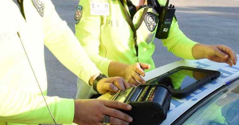 Sürücüler Dikkat! O Aksesuar Artık Yasak Değil Ama Bir Şartla: İşte Trafik Düzenlemesinin Detayları resim: 0