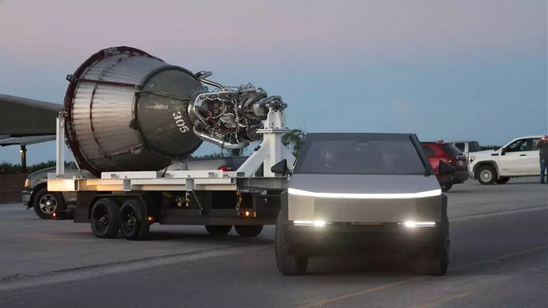 Tesla Cybertruck'ın SpaceX roketi çektiği görüntüler viral oldu! (Video) resim: 0