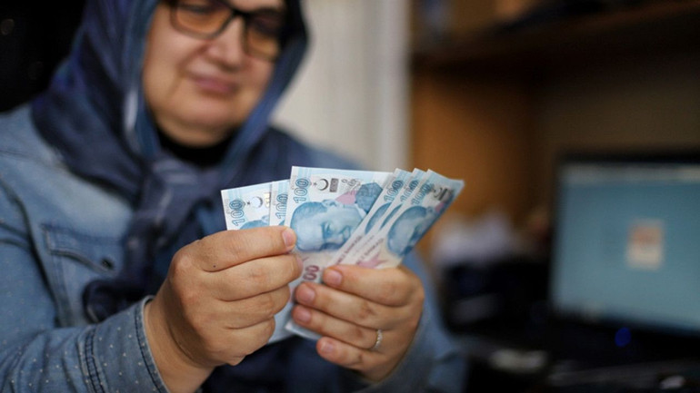 Resmi Gazete'de duyuruldu! Emekli maaşını alanlar için bankalar 6 bin 100 TL nakit avans veriyor! resim: 0