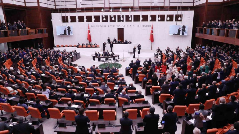 Yeni torba yasasının maddeleri neler? Emekli zammı olacak mı, taşerona kadro verilecek mi? resim: 0