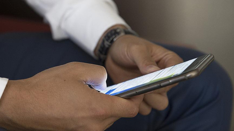 Aşırı telefon kullanımı o hastalığı tetikliyor! resim: 0