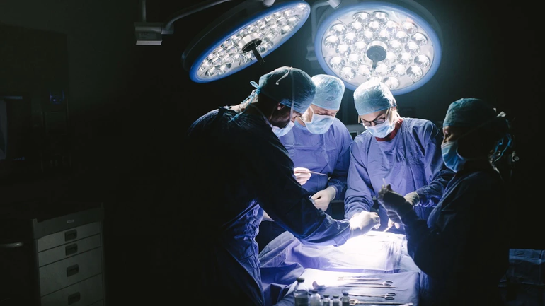 Kamu Hastanelerinde Ameliyatlara Yeni Düzen: Akşam ve Hafta Sonu Operasyonları Başlıyor! resim: 0