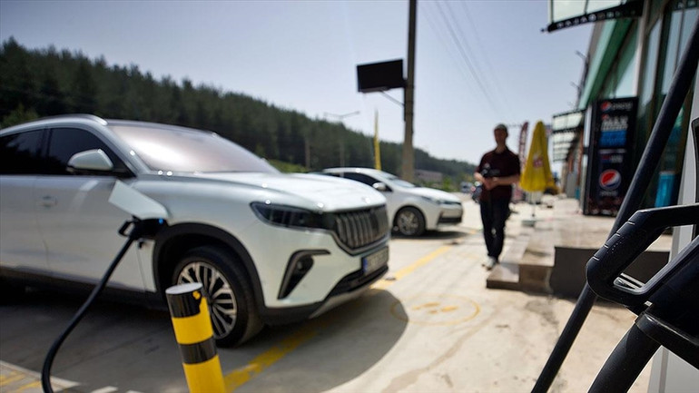 Araç Alımlarında Rüzgar Elektrikli ve Hibrit Araçlardan Yana Esiyor!  resim: 0