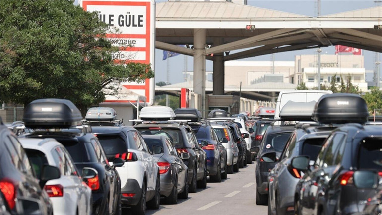 Yabancı Plakalı Araçlara Ceza Düzenlemesi: Ödenmeyen Ceza Sınır Kapısında Çıkamayacak! resim: 1
