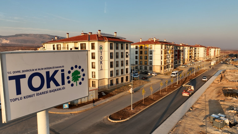 TOKİ İndirim Kampanyasına Yoğun İlgi: 15.330 Kişi Borcunu Kapattı, Tapusunu Aldı! resim: 1