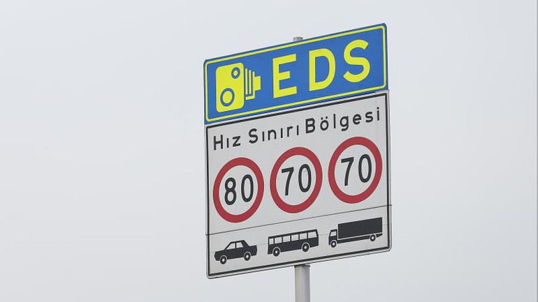 Trafikte Devrim Gibi Değişiklik! Yollardaki Yaklaşık 33 Bin Hız Levhası Söküldü resim: 0