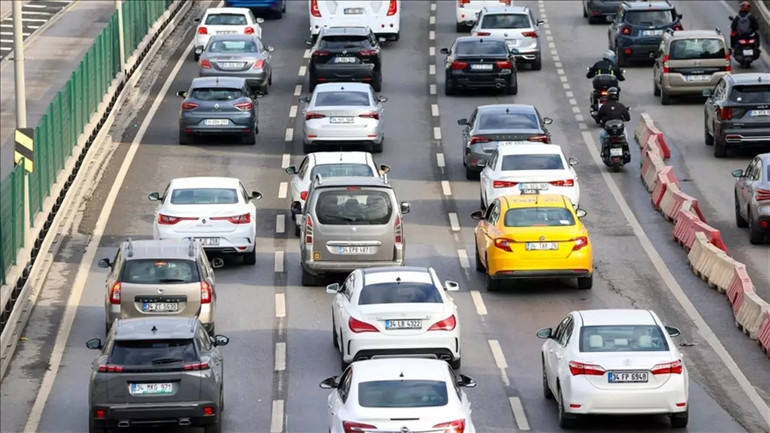 Milyonlarca Sürücüyü İlgilendiriyor: Bakan Çiftçi’den Trafik Kanunu ve APP Plaka Açıklaması! resim: 0