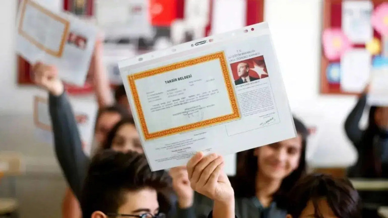 Okullar Ne Zaman Kapanacak? Bu Yıl Yaz Tatili Ne Zaman Başlayacak, Karneler Ne Zaman Verilecek? resim: 0