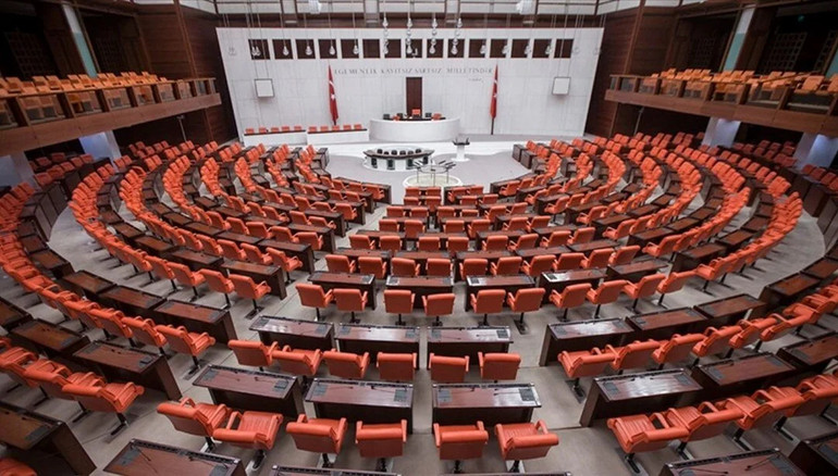 TBMM'de Yeni Yasama Yılı Başlıyor! Gündemde Dev Cezalar ve Merkez Bankası Sunumu resim: 0