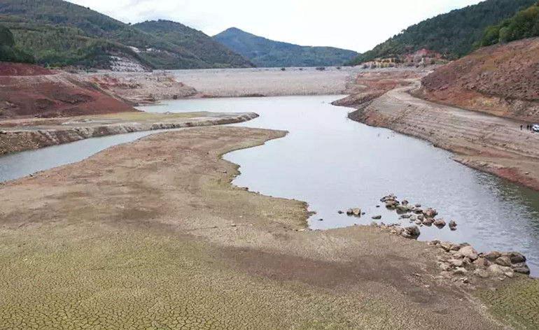 Bursa’da Su Tükendi, Kesintiler Uzadı: Şehre Can Suyu Hattı Geliyor resim: 0