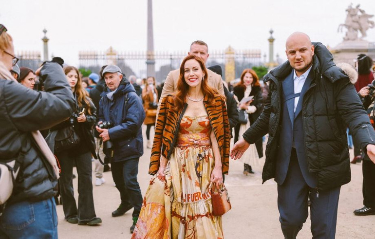 Paris Moda Haftası başladı: İşte Sonbahar/Kış 2024'ün en iyi sokak stili fotoğrafları resim: 12