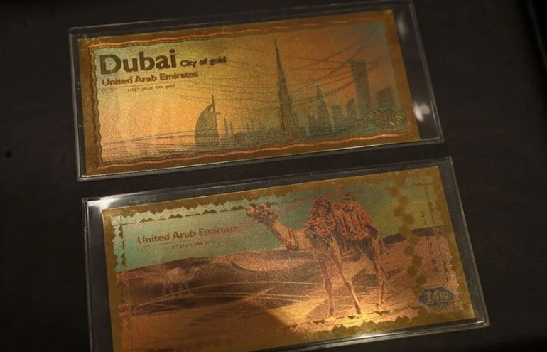 Dubai'de 24 ayar altından banknot basıldı resim: 0