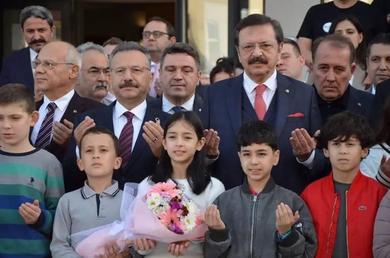 TOBB Başkanı Hisarcıklıoğlu'ndan KOBİ'lere Müjde! Nefes Kredisi Üçüncü Paketi Geliyor! resim: 0