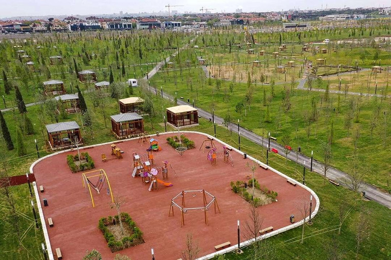 Cumhurbaşkanı Erdoğan'dan Tarihi Paylaşım: 7 Tepeli, 2.5 KM Dereli Dev Bahçe Şenliklerle Açılıyor! resim: 1