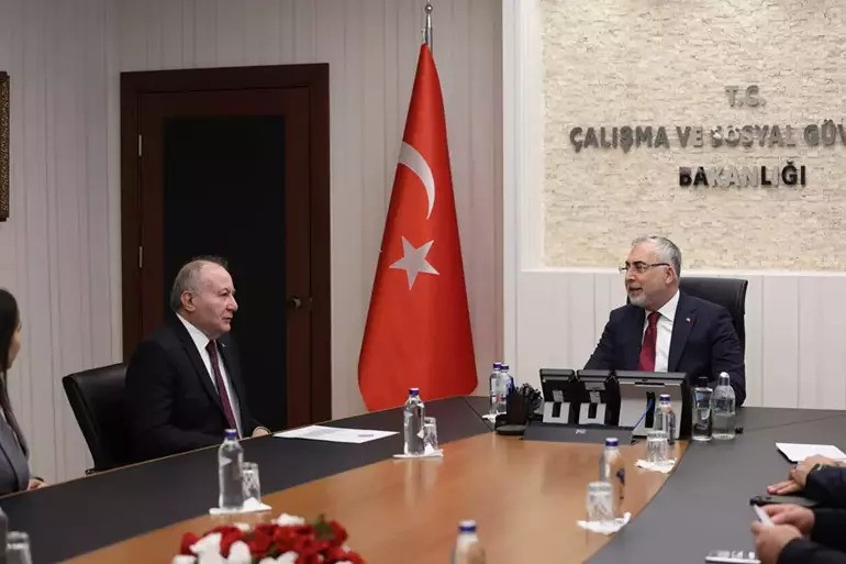 Milyonların Gözü Bu Tarihte: Asgari Ücrette Kritik Viraj! TÜRK-İŞ 2. Toplantıda Masada Olacak mı? resim: 0