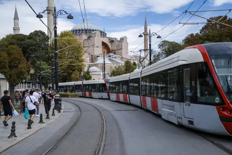 19 Mayıs Toplu Taşıma Ücretsiz Mi? Bugün Metro, Metrobüs, Otobüs ve Tren Ücretsiz Mi? resim: 0