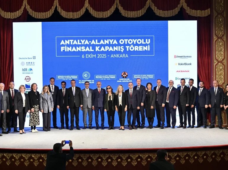 Antalya-Alanya Otoyolu İçin 1,7 Milyar Euro’luk Kredi İmzalandı: Seyahat Süresi 36 Dakikaya Düşecek resim: 0