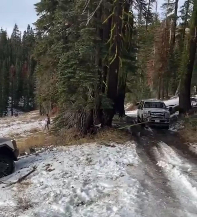 Ford’un Tesla’yı çekişi sosyal medyada viral oldu. İşte o görüntüler... resim: 0