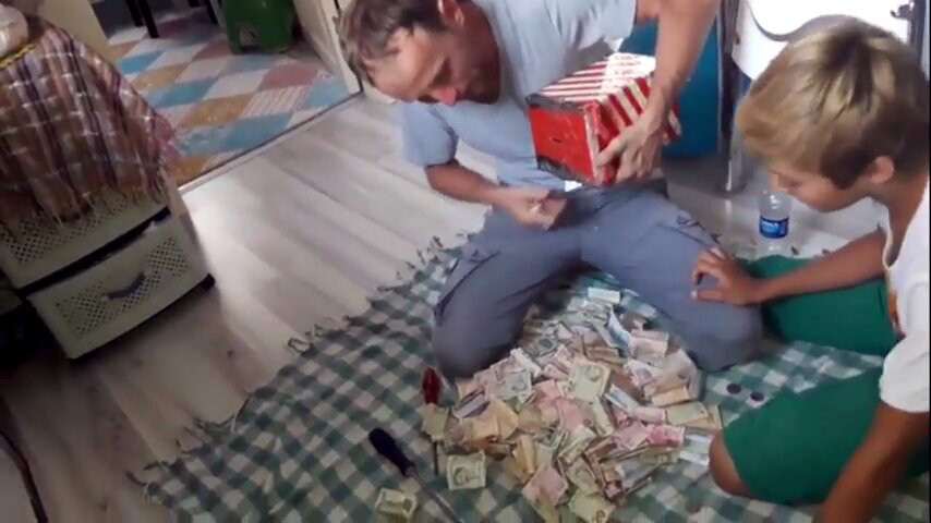 Sosyal Medyanın Konuştuğu Aile Kumbaradaki Birikimleri Maşallah Dedirtti