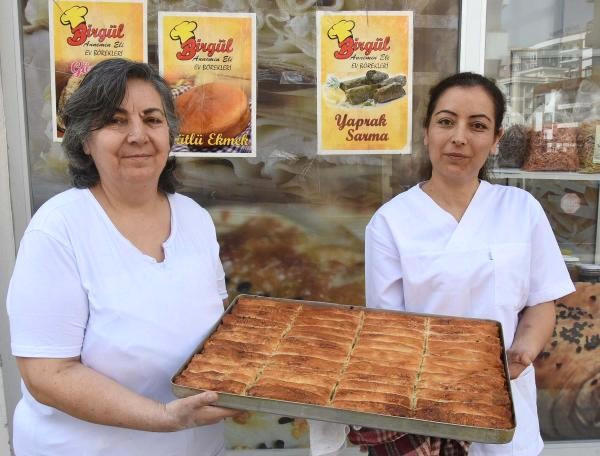 Anne kız evde yaptıklarını satmaya başladı, inanılmaz başarı sağladı