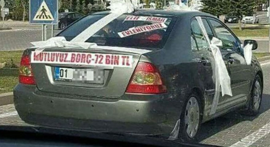 Gelin arabasına öyle bir şey yazdırdı ki...
