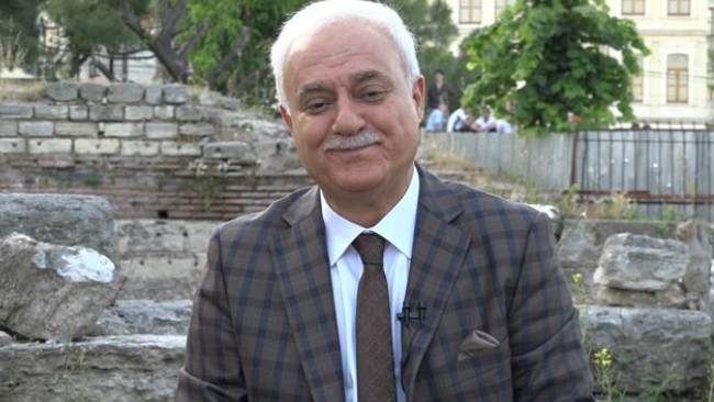 Nihat Hatipoğlu'na göre iftar sofraları nasıl olmalı?