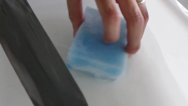 Pazarcı paslı bıçak sattığı için kazıkladığını düşünmüştü ama