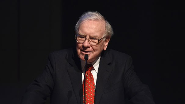 Servetinin 27 milyar dolarını hayır kurumlarına bağışladı