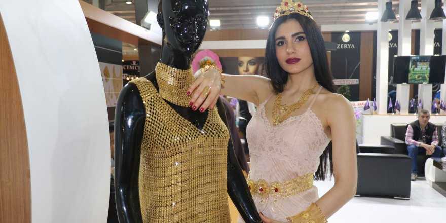 Bu Elbise Tam 1 Milyon 100 Bin Lira