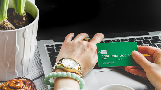 Kredi Kartı Aidatı Ödemek Zorunda Mıyım?