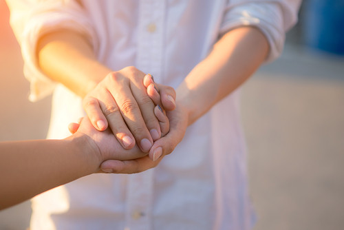 Bir Hayırsever Bakkaldaki Veresiye Defterini Aldı