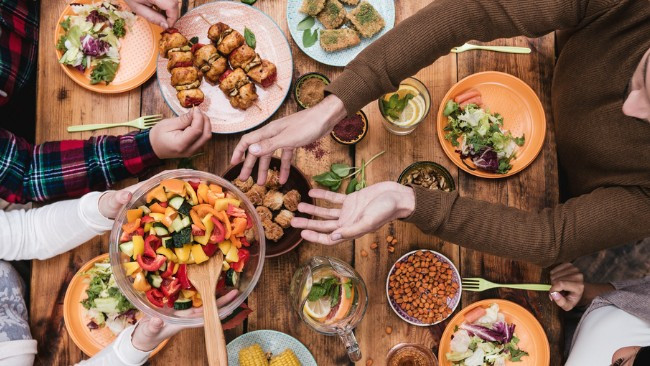 Her Öğüne Yakışan Zeytin Salatası