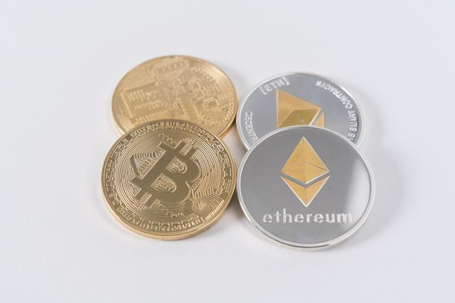 Bitcoin ve İtibari Para