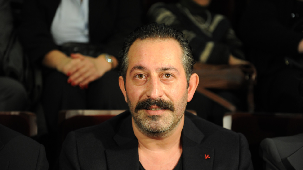 Ünlü Komedyen Cem Yılmaz Çizimleriyle NFT Dünyasına Girdi