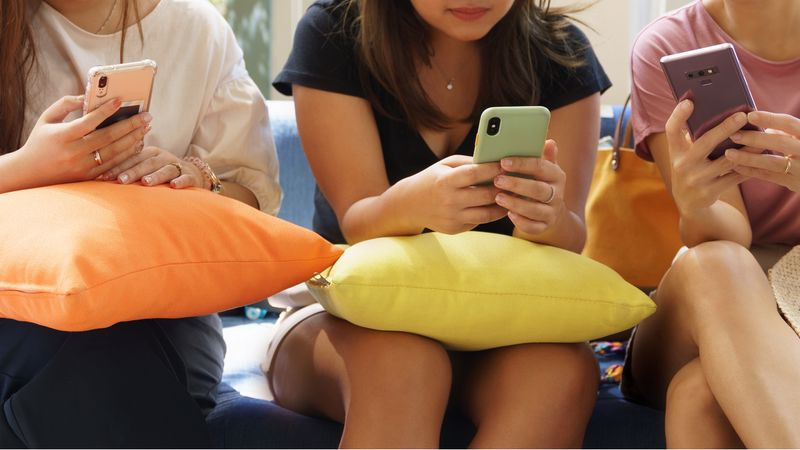 Sosyal Medyada Aşırı Harcama Yapma Dürtünüzü Nasıl Frenleyebilirsiniz?