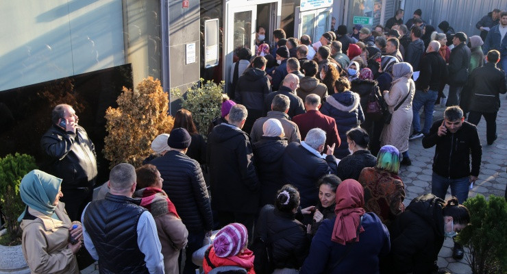 SGK önünde boşuna EYT kuyruğuna girmeyin!