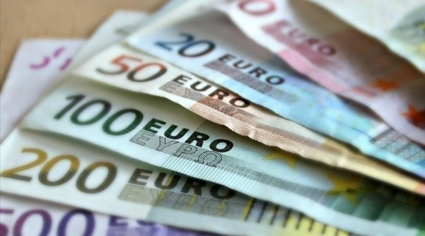 Euro banknotlar 21 yaşında 