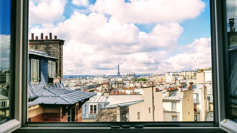 Emily in Paris Oyuncularının Net Varlıkları Ne Kadar?