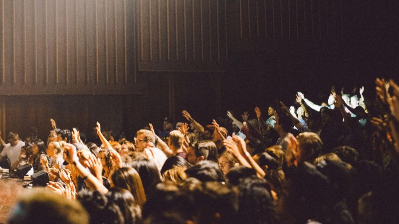 İnsanların Dikkatini Nasıl Çekersiniz? Çok Konuşarak mı İyi Bir Dinleyici Olarak mı?