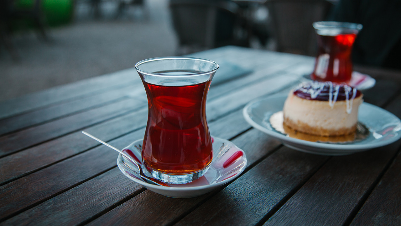 Çay keyfine hile karışmış! Rengini böyle veriyorlar