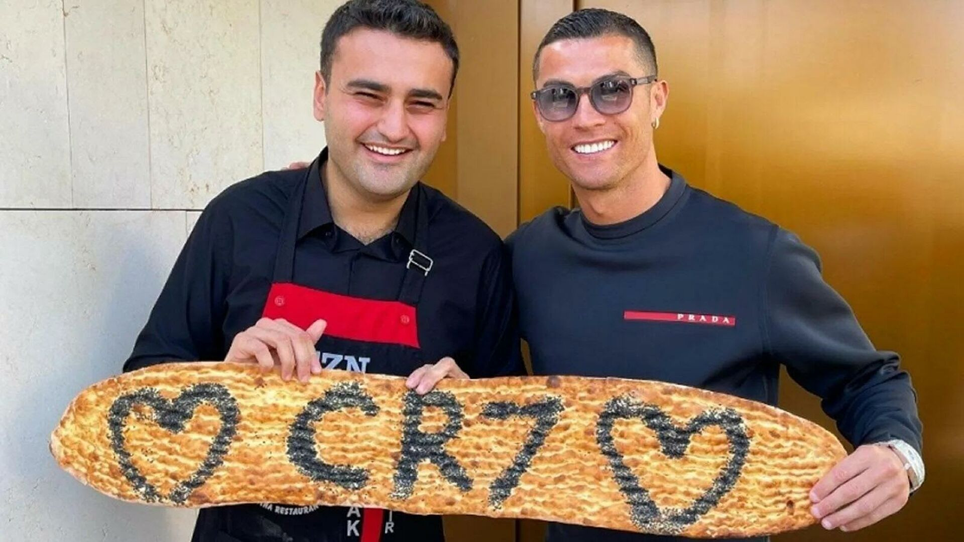 CZN Burak ile Cristiano Ronaldo ortak oldu