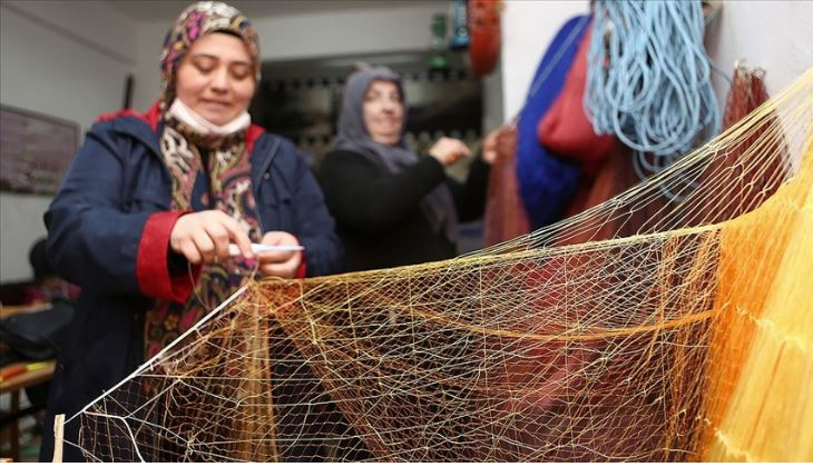 Ağları Faroz’un kadınları örüyor! Bir gelenek yaşatılıyor