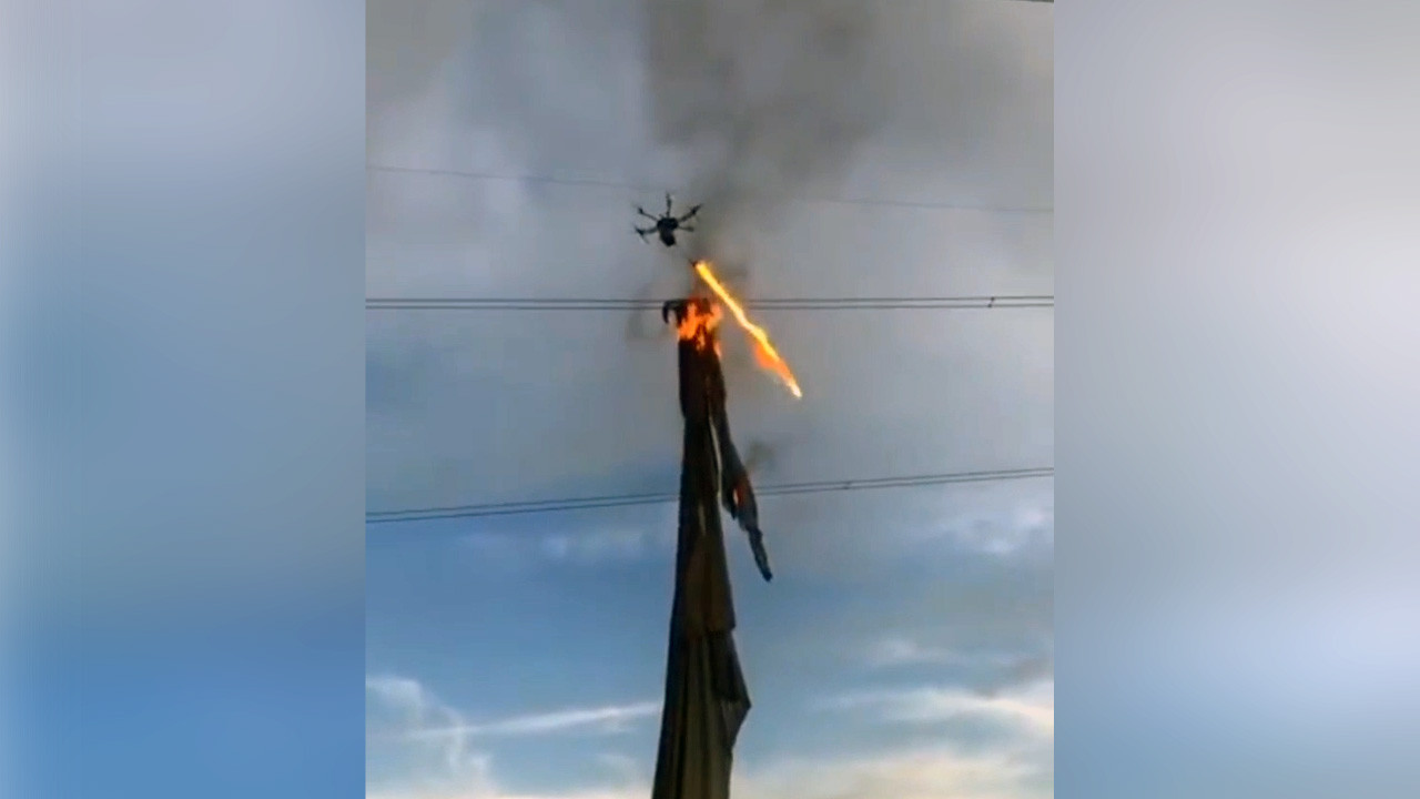 Elektrik tellerini drone ile temizlediler