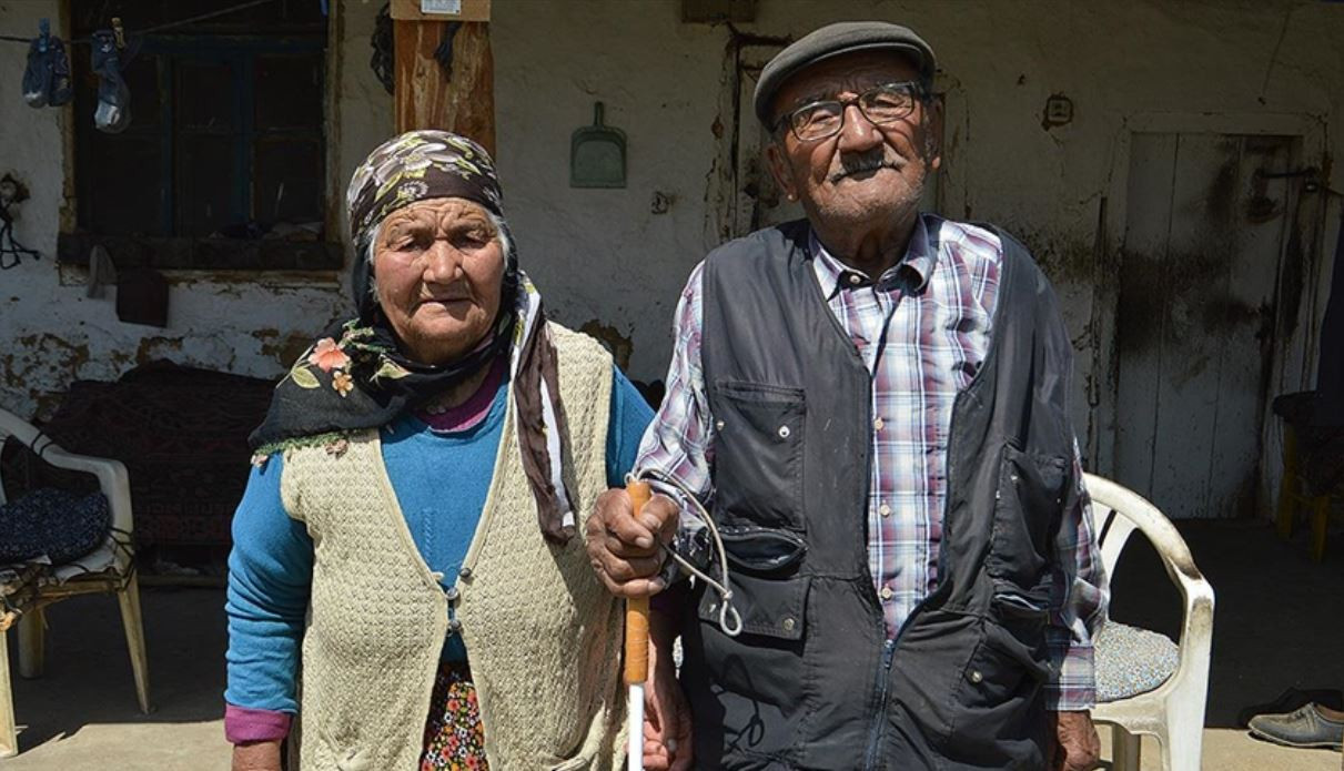 Tıpır Dede ile Baliş Kızı! 74 yılın eskitemediği sevgi