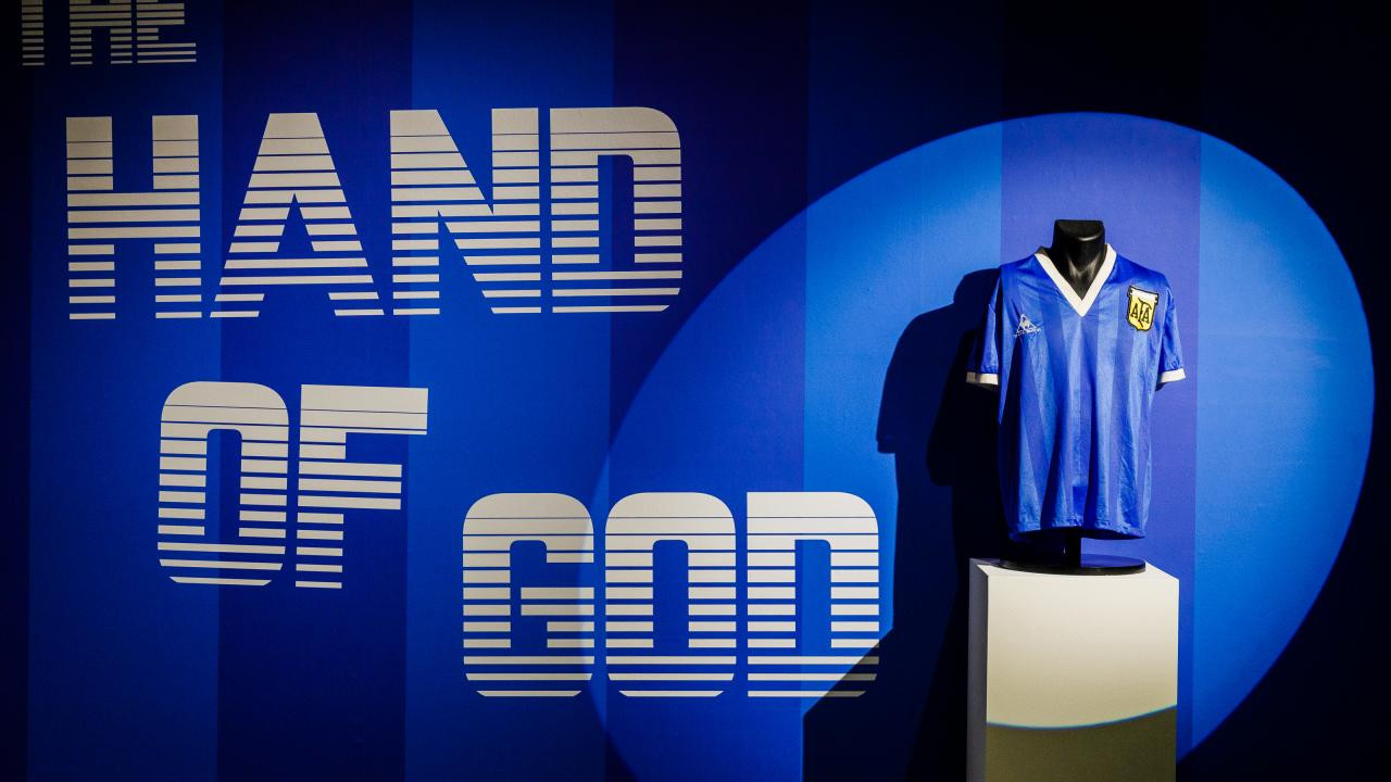 Maradona'nın forması rekor fiyata satıldı