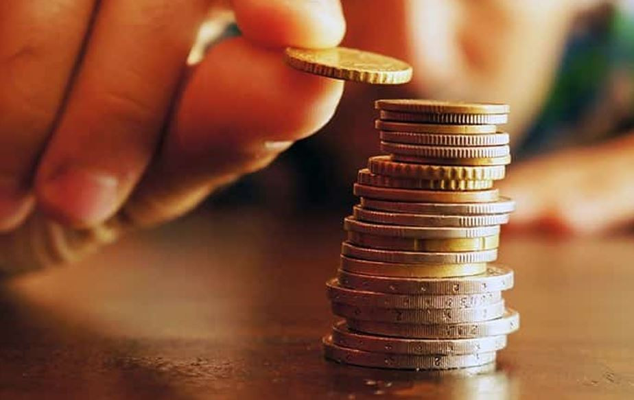 Maaşıyla zor geçinenler nasıl para biriktirebilir?