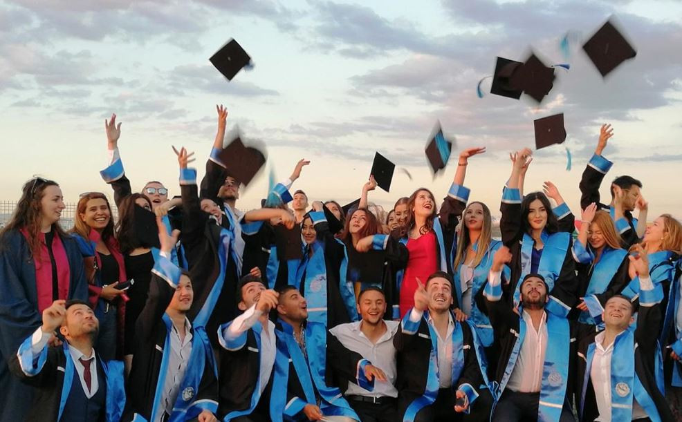  Mezun oldun, ya sonra?  Ozlem Denizmen'den gençlere tavsiyeler