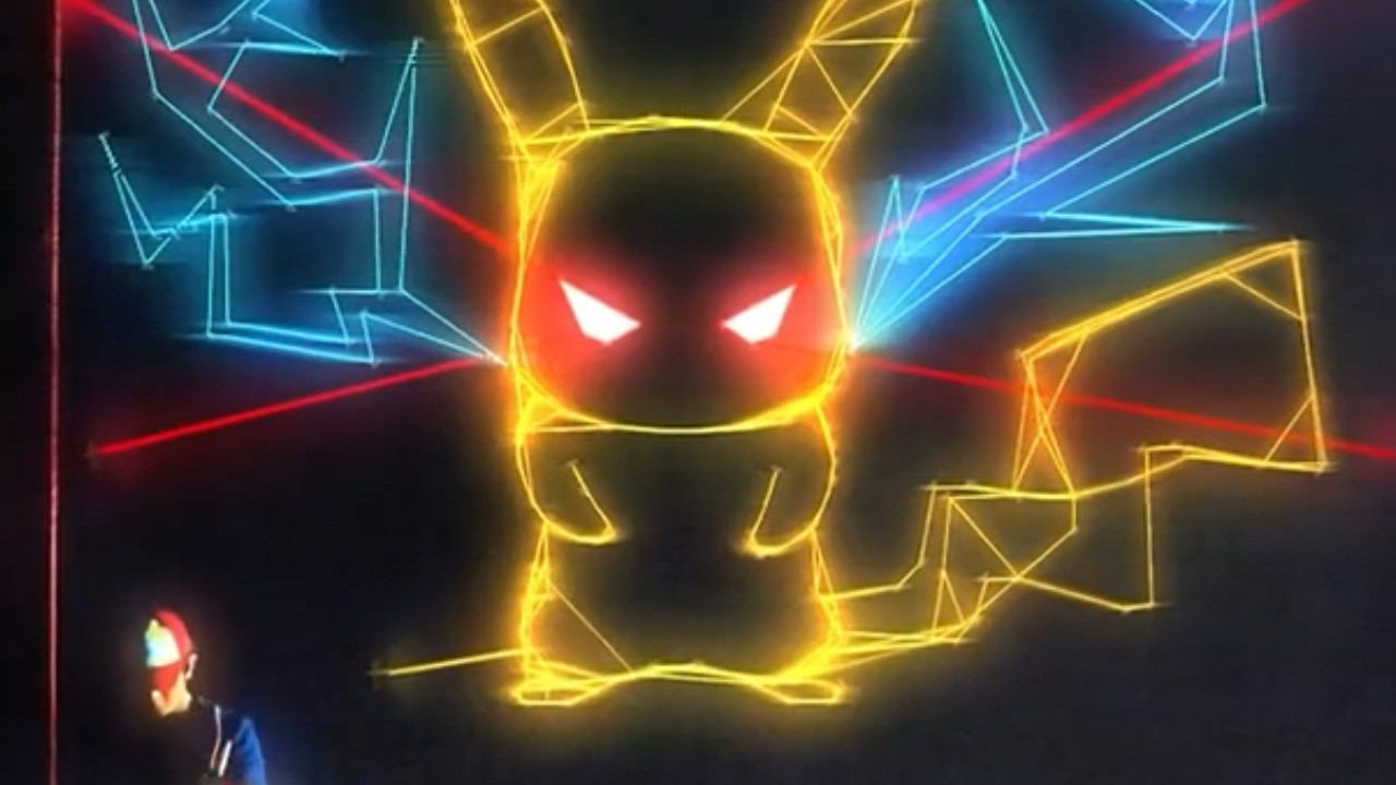 Lazer ve aynalarla yapılan görsel şölen